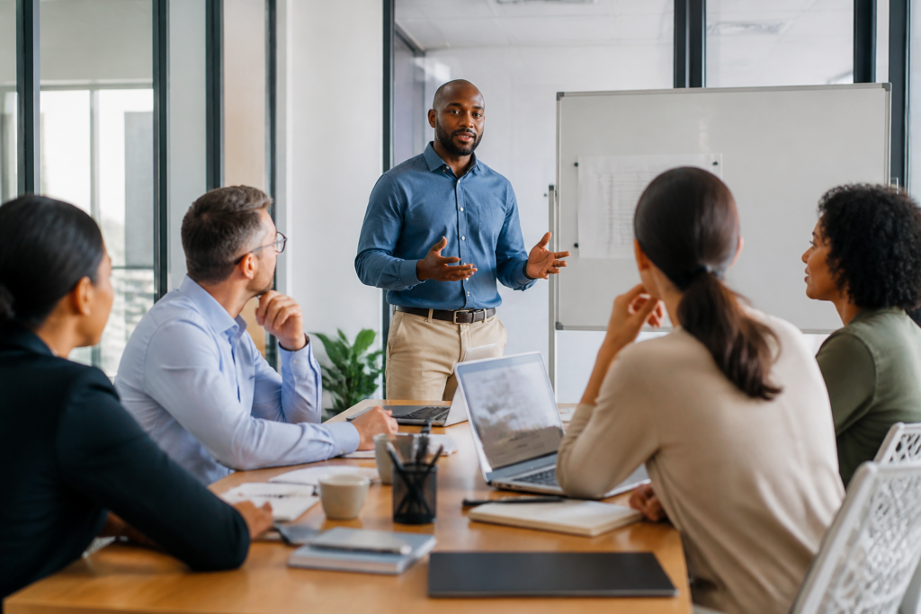 Atelier de formation professionnelle avec auto-entrepreneurs et formateur